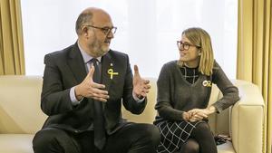 Eduard Pujol y Elsa Artadi, en el Parlament.