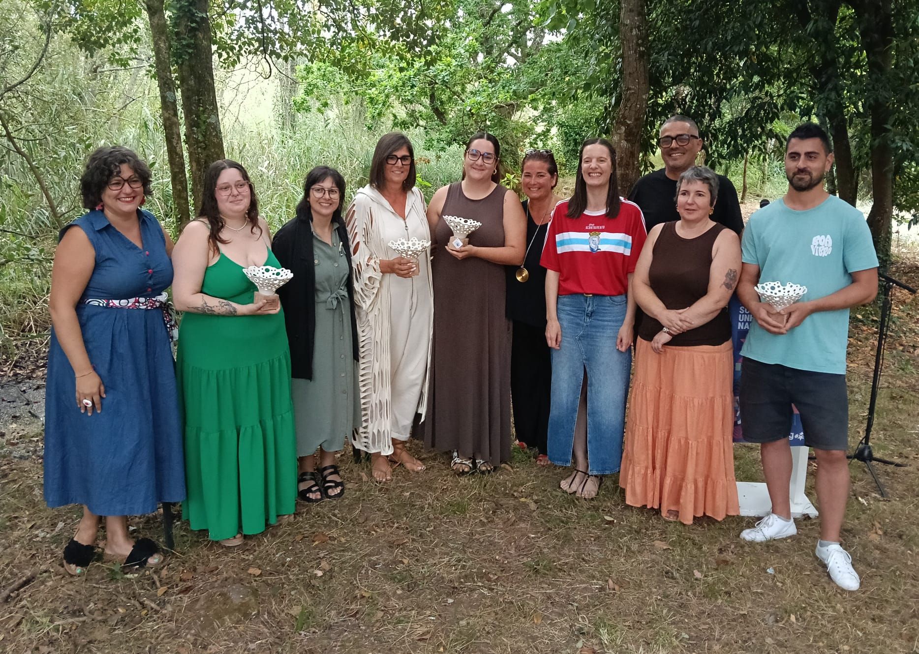 Os premiados con representantes do BNG en Ponteceso.