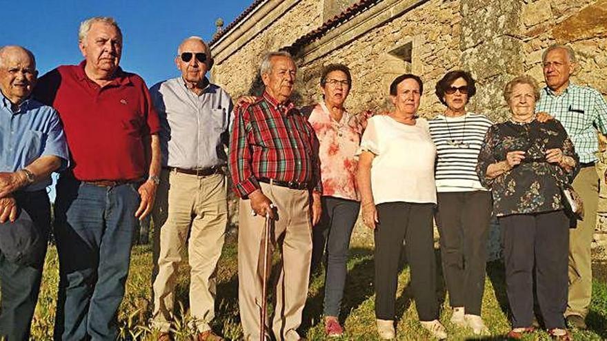 Reunión de algunos de los hombres y mujeres que fueron vecinos de San Pedro de las Herrerías en esa época.