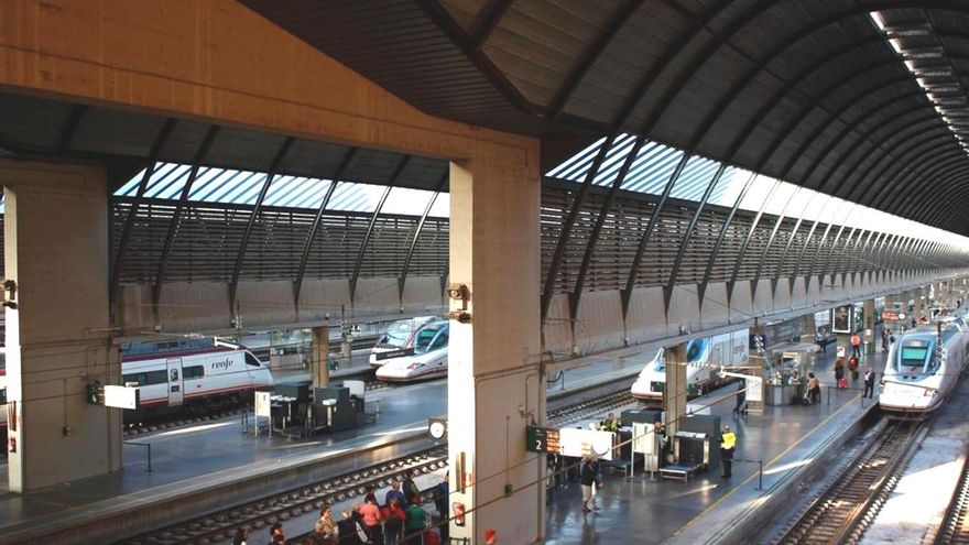 Renfe bate récord histórico de viajeros en julio y asegura que &quot;el 61,3% llegó con menos de 5 minutos de retraso&quot;
