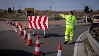 Tres detenidos por robar varios quitamiedos en las obras de la A-2 en Zaragoza