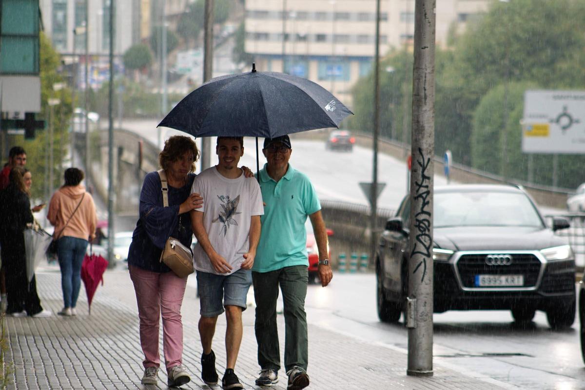 Este viernes y sábado por la tarde se esperan chubascos en Santiago
