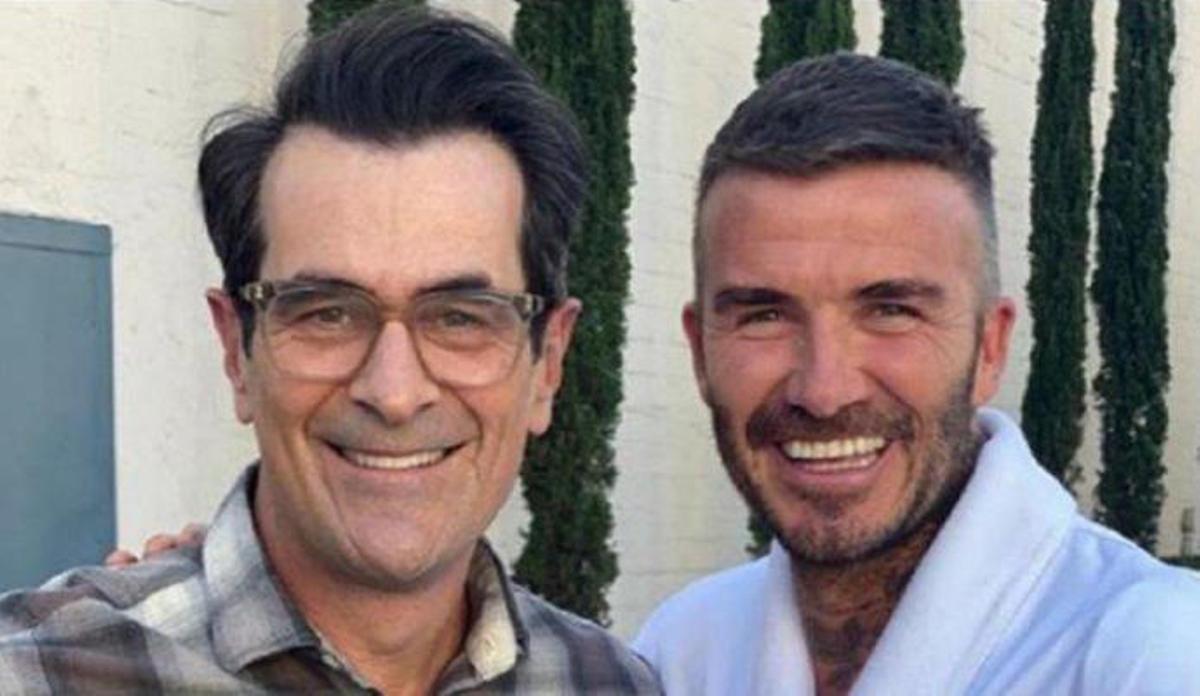 David Beckham junto a uno de lo protagonistas de la serie