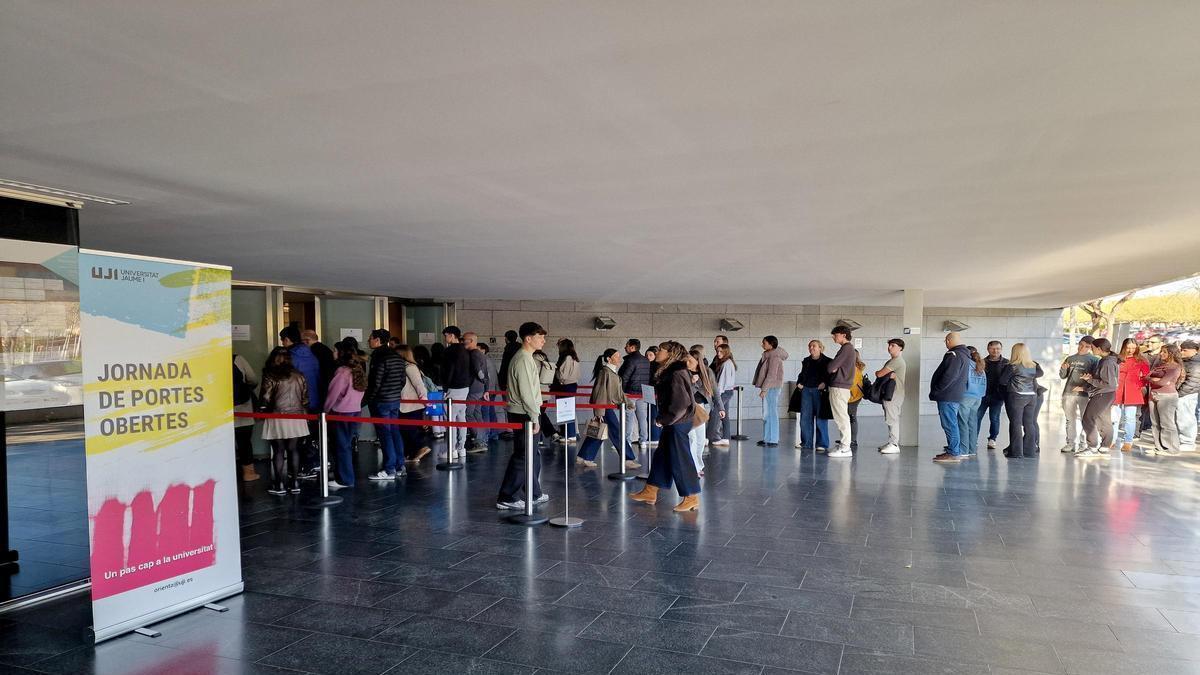 La Jornada de Portes Obertes «En família a l’UJI» mostra a 1.200 persones l’oferta formativa i les instal·lacions i serveis del campus