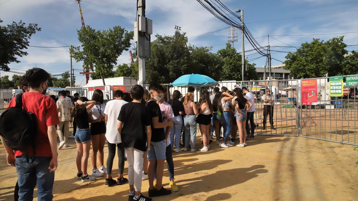 Los más jóvenes toman el 'Arenal Park'