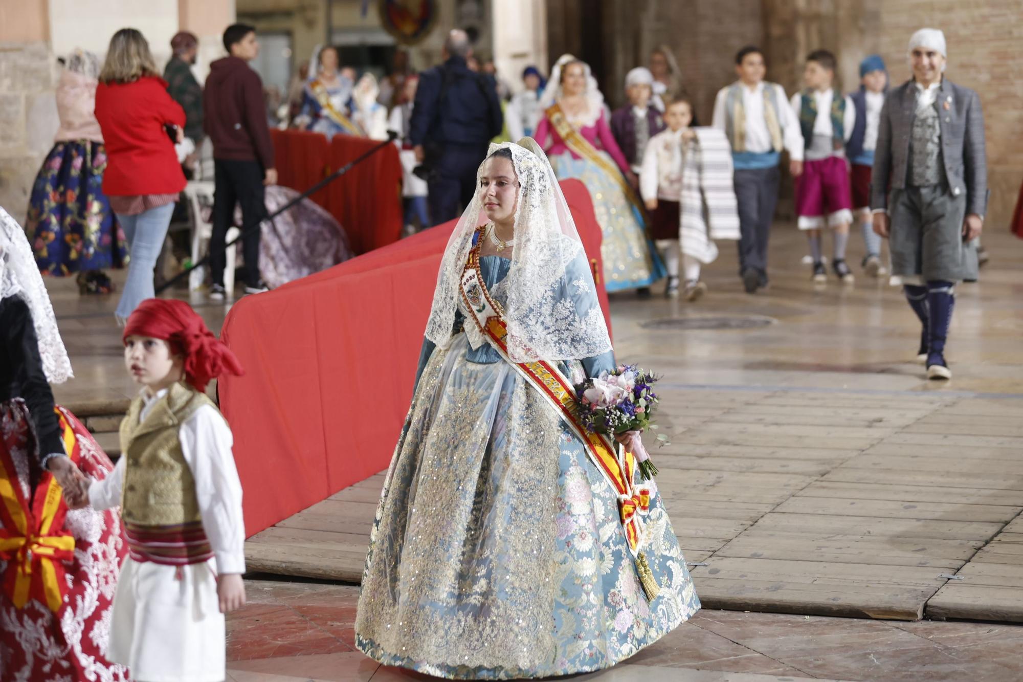 Ofrenda 2023 | Falleras Mayores e Infantiles de comisiones del 17 de Marzo (I)