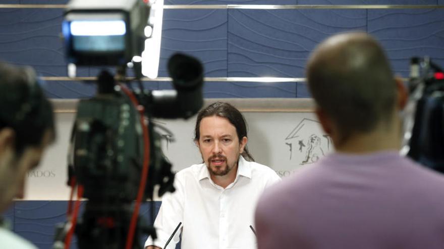 El líder de Podem Pablo Iglesias durant la roda de premsa al Congrés.