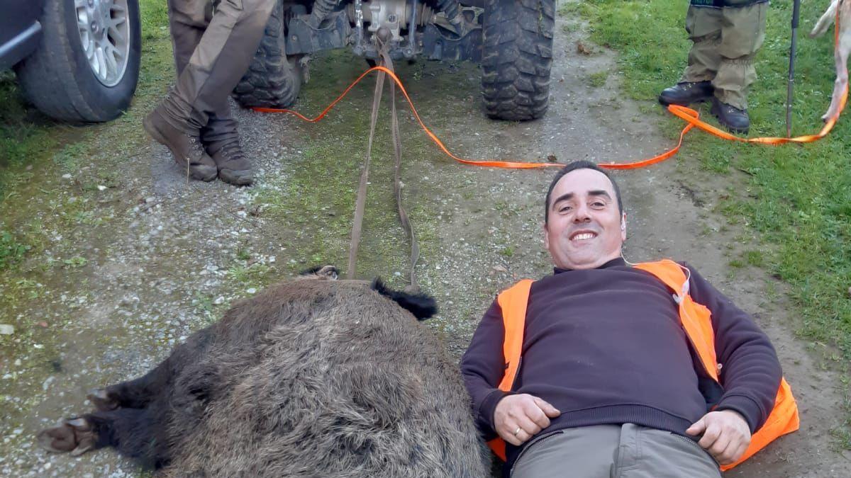 Cazan una jabalí de 160 kilos en Asturias