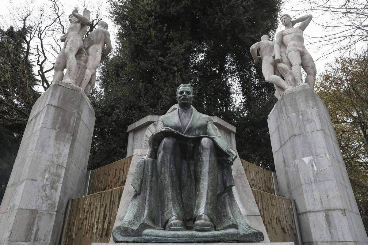 Monumento a José Tartiere en el Campo San Francisco