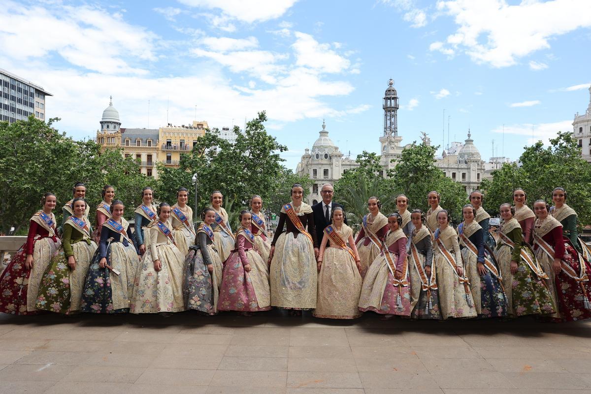 La mascletà del día de la Virgen de los Desamparados, en imágenes