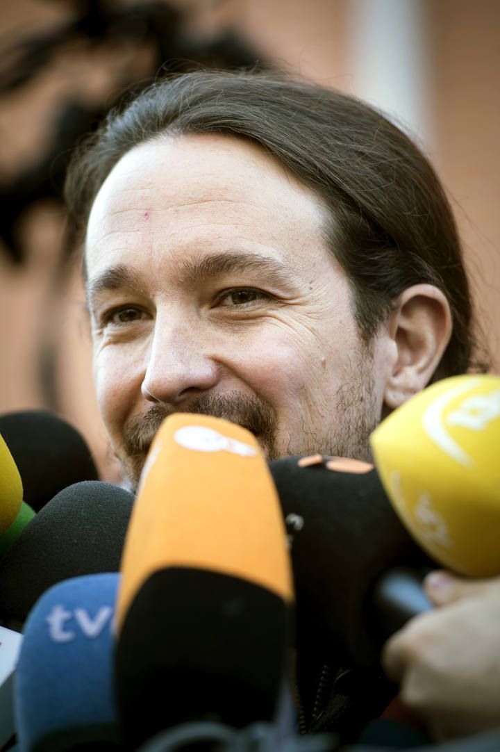 PABLO IGLESIAS VOTANDO EN LAS ELECCIONES GENERALES DEL 20D