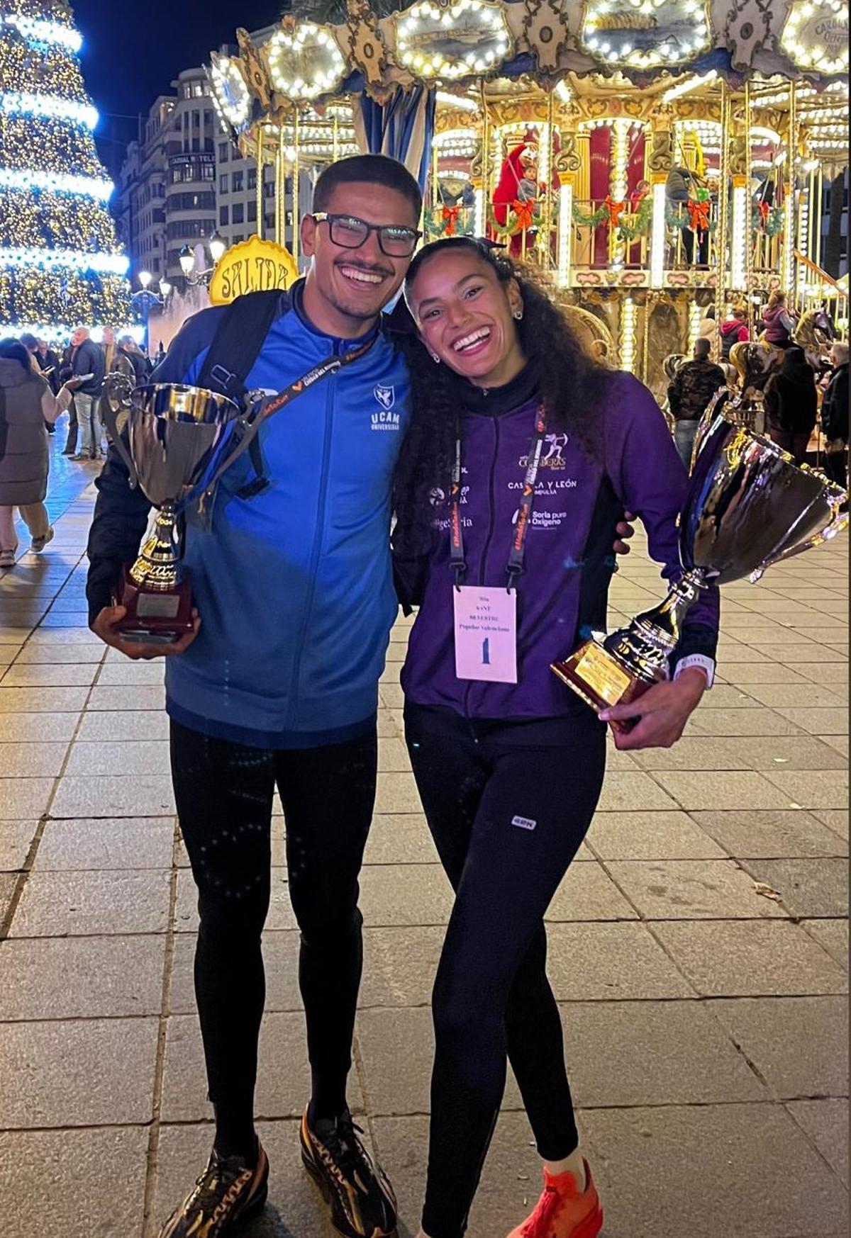 Los hermanos El Khayami en la San Silvestre de València.