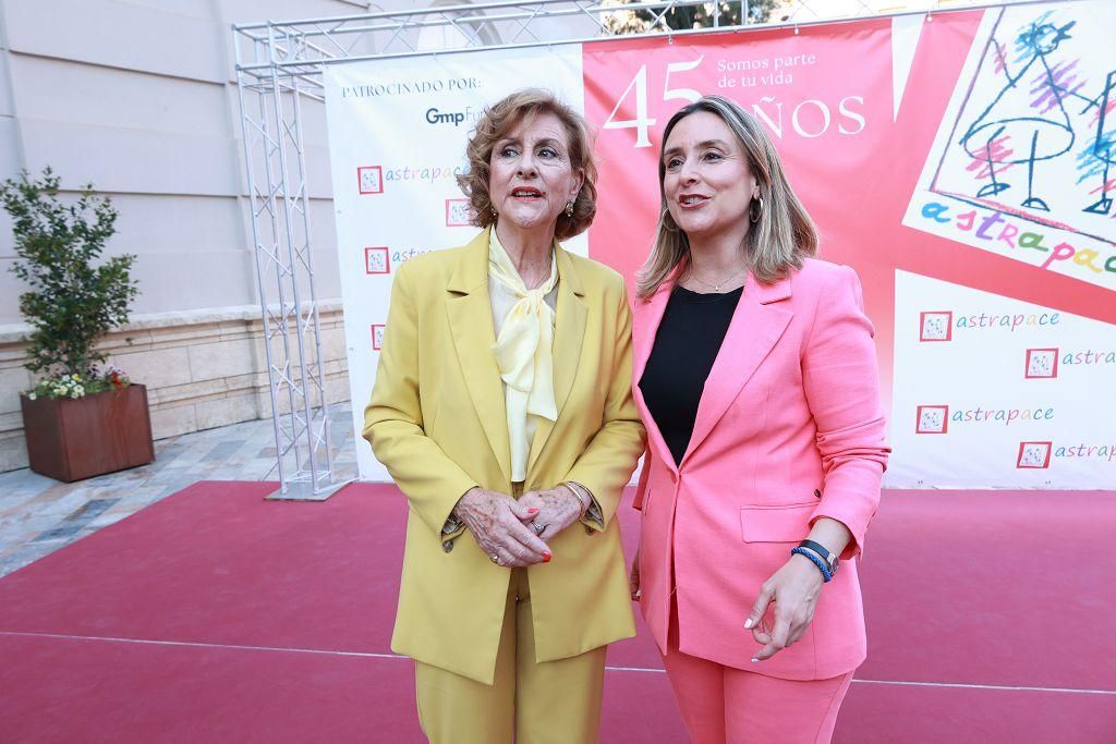 Las imágenes de la gala por el 45 aniversario de Astrapace en Murcia