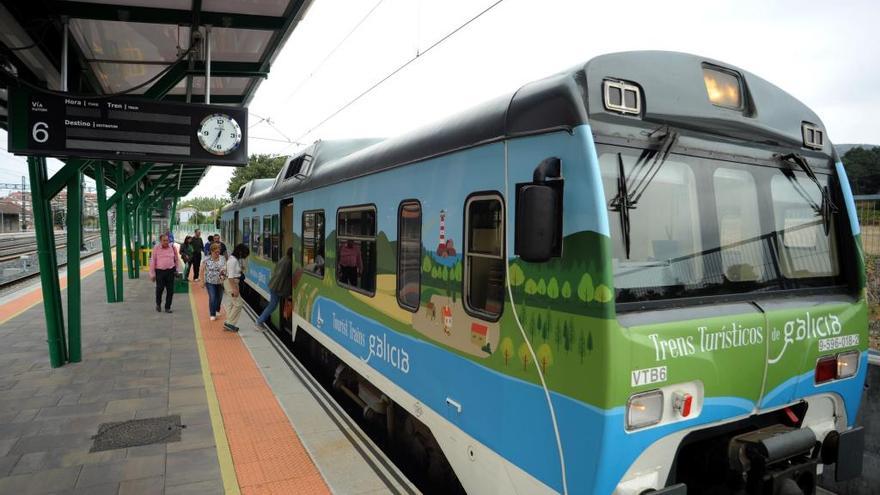 Uno de los trenes turísticos de Galicia