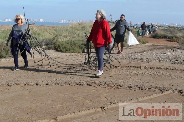 SOS Mar Menor retira dos toneladas de basura