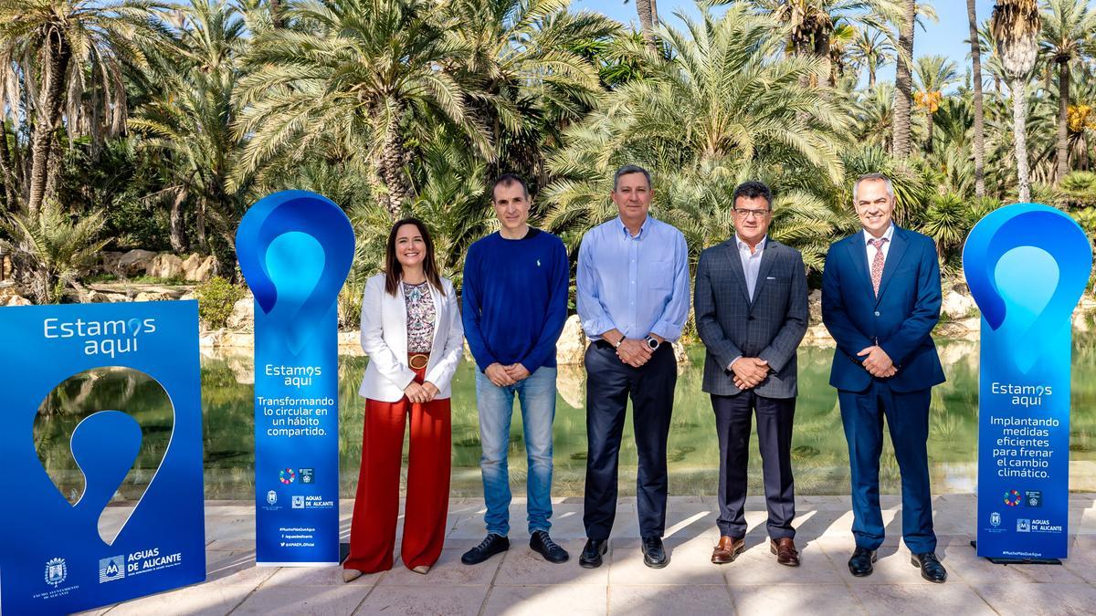 El encuentro, moderado por el director del Club INFORMACIÓN, Toni Cabot, se organizó en el palmeral de Alicante.