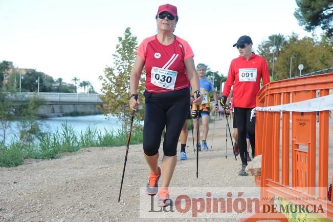 Marcha Nórdica en la mota del río Segura