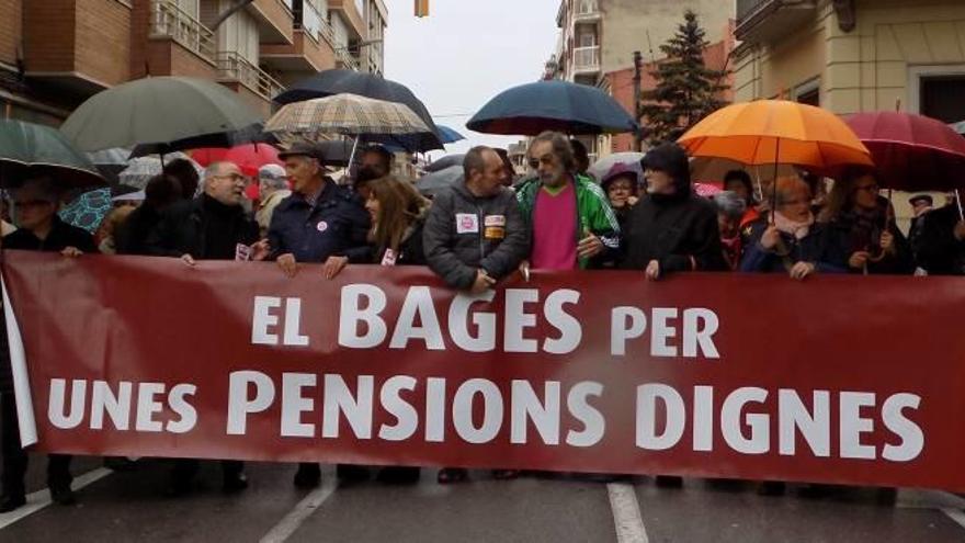 Un moment de la darrera manifestació de pensionistes a Manresa, el 14 d&#039;abril passat