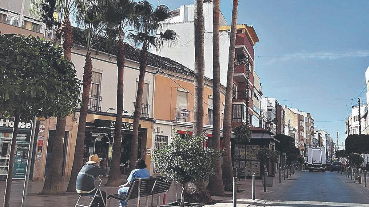 Una de las calles comerciales de Puente Genil.