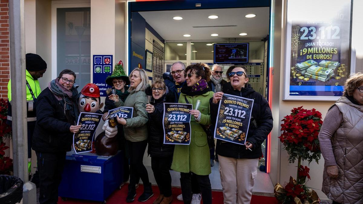 En imágenes | La Lotería de Navidad 2025 trae una lluvia de millones a Aragón