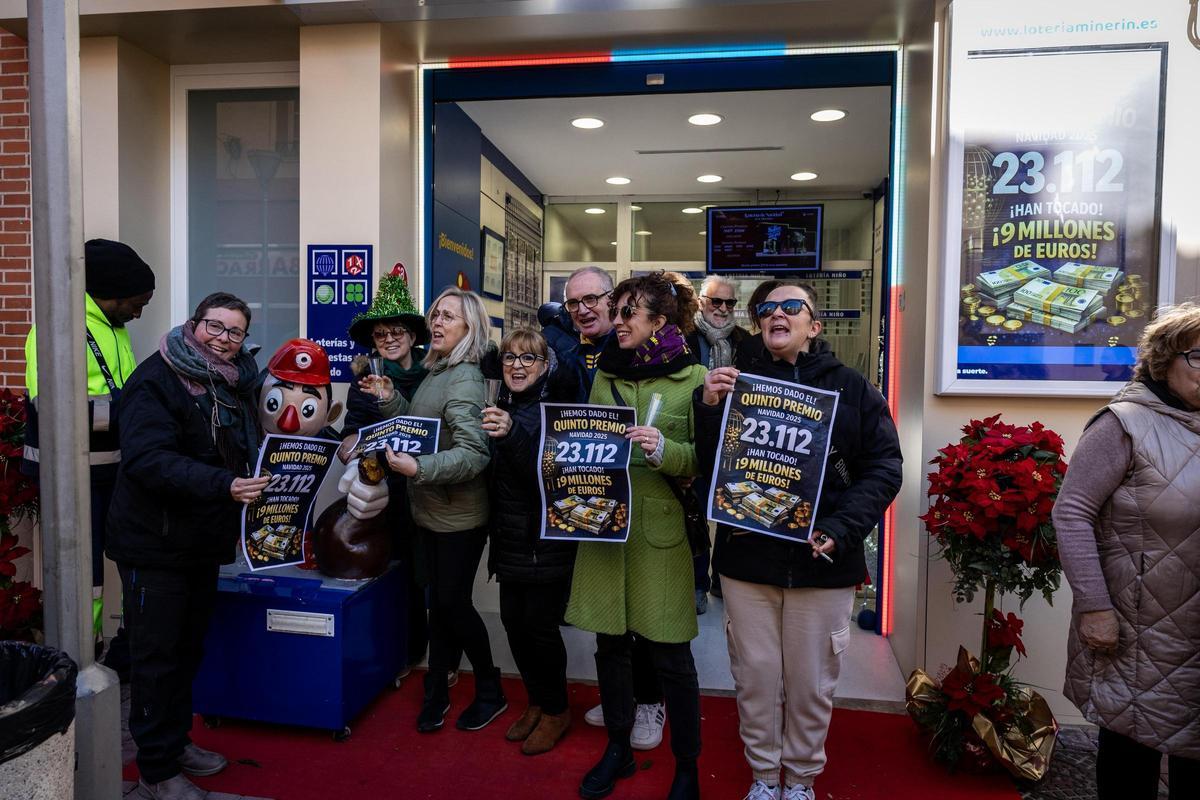 El 23112, primer quinto premio de la mañana, ha caído en la administración "Minerín" de Andorra (Teruel)
