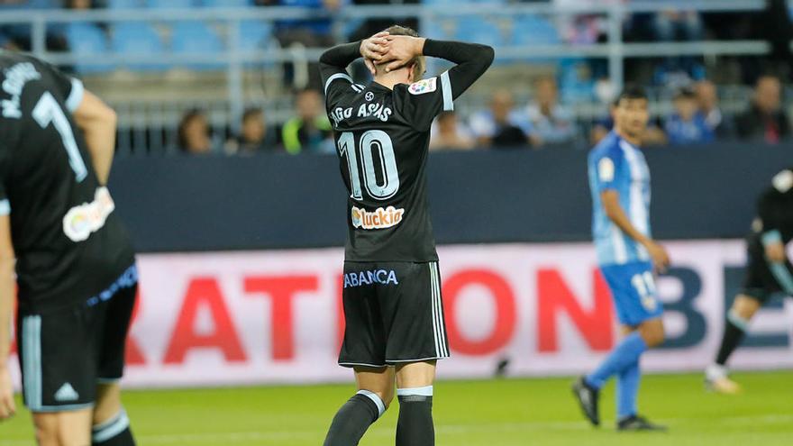 Iago Aspas lamenta una ocasión en La Rosaleda // LOF