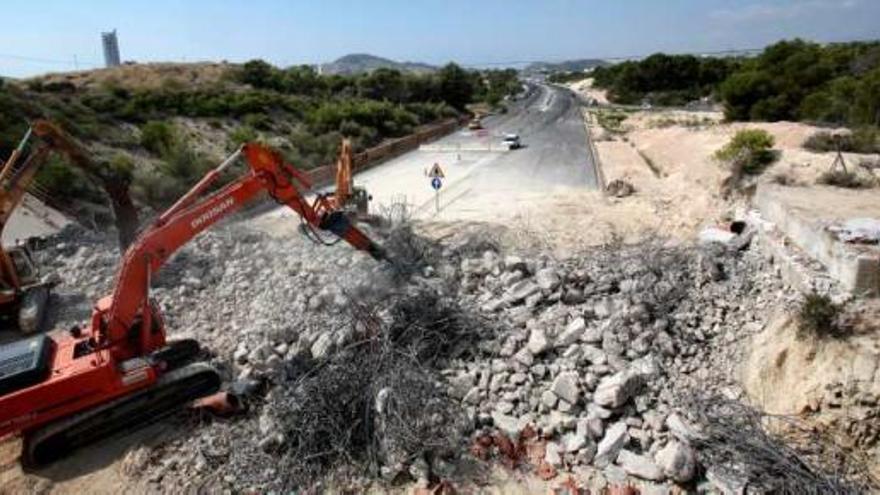 Un nuevo corte por las obras de la variante provoca atascos y quejas de los conductores