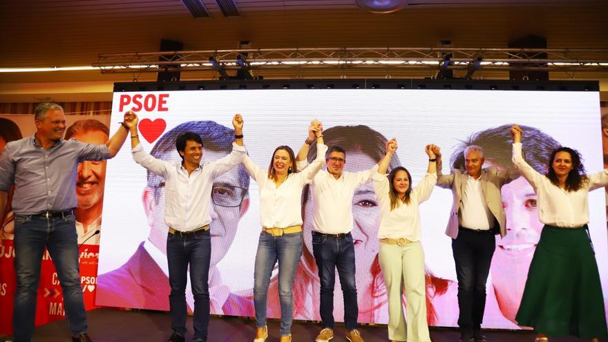 Patxi López anima en Lanzarote a “llenar las urnas de puños y rosas” en las elecciones del 28 de mayo