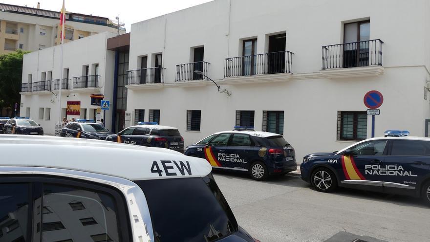 Se suicida en la prisión de Málaga el hombre que apuñaló a su expareja delante de sus hijas