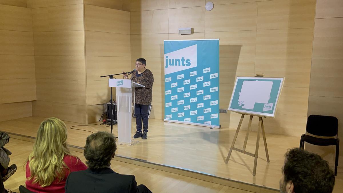 Elis Colell, al capdavant de Junts, presentant la candidatura per les pròximes eleccions municipals