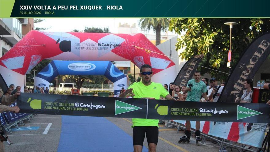 Carlos Jiménez y Noa Pérez triunfan bajo la temática de Los Cazafantasmas en la Volta a Peu de Riola