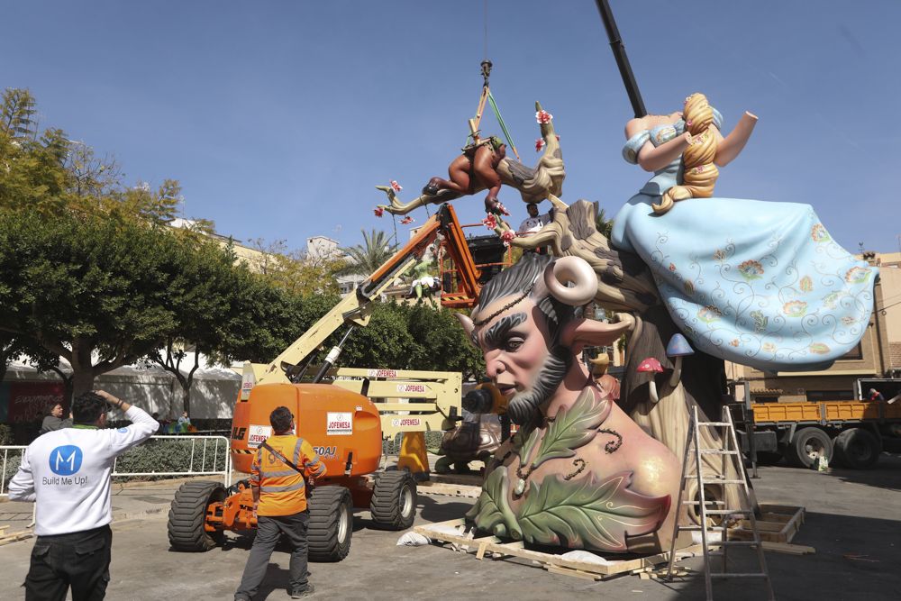 La Falla de la Plaza Rodrigo del Port de Sagunt toma forma