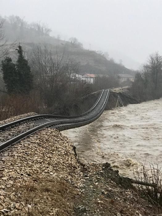 Temporal en Asturias: Segundo día de riadas y desperfectos en Asturias