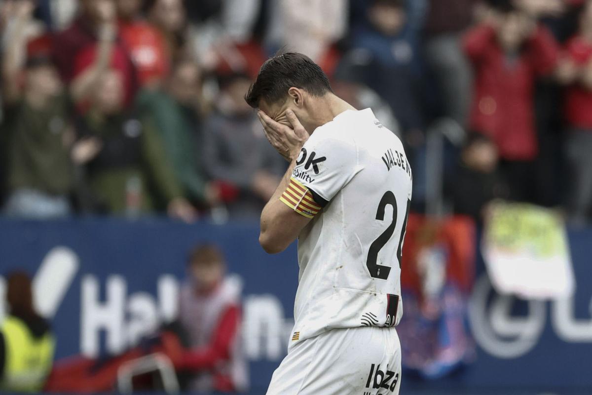 Martin Valjent se lamenta tras recibir el gol del empate de Osasuna