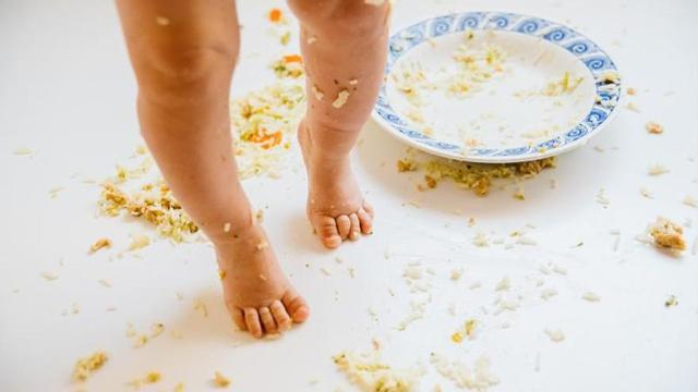 El podólogo, responsable de los pies de los niños | INGIMAGE