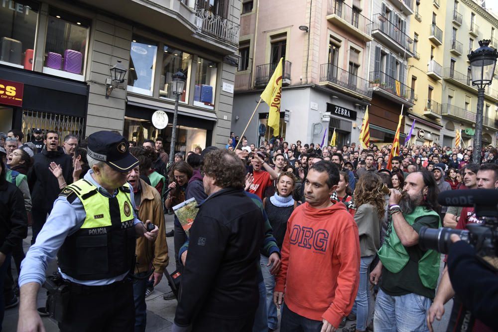 Manifestació contra l''actuació dels Mossos a Manresa