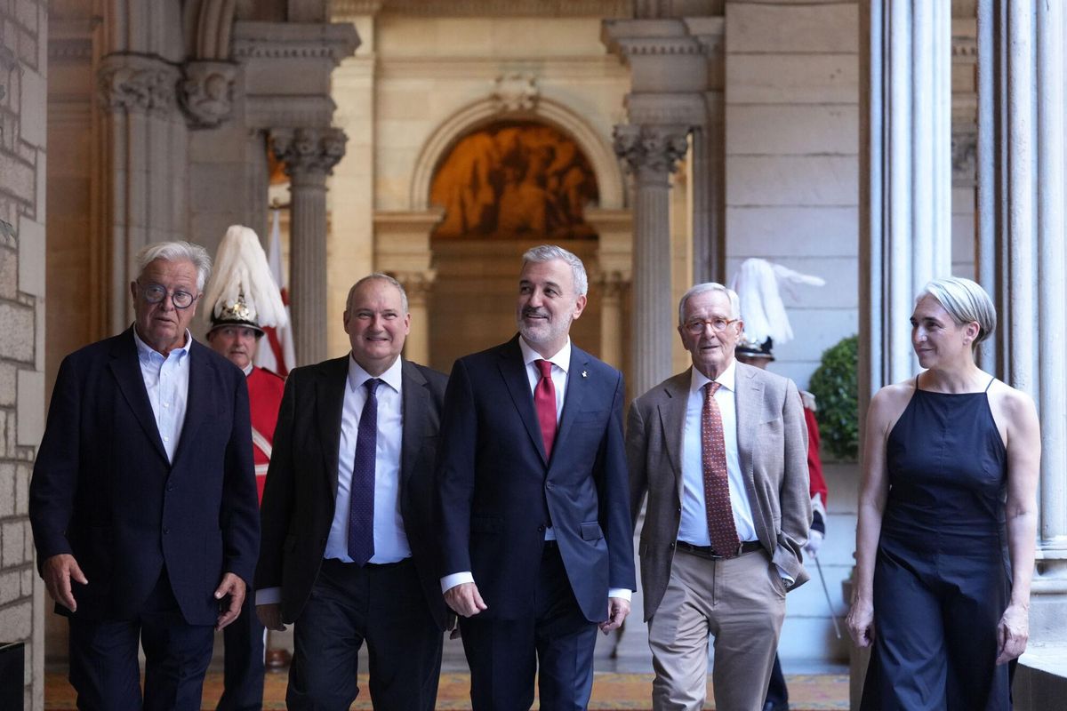 Collboni demana a 31 alcaldes suport a la llengua