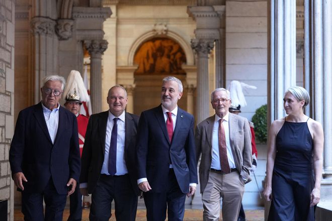 Collboni demana a 31 alcaldes suport a la llengua