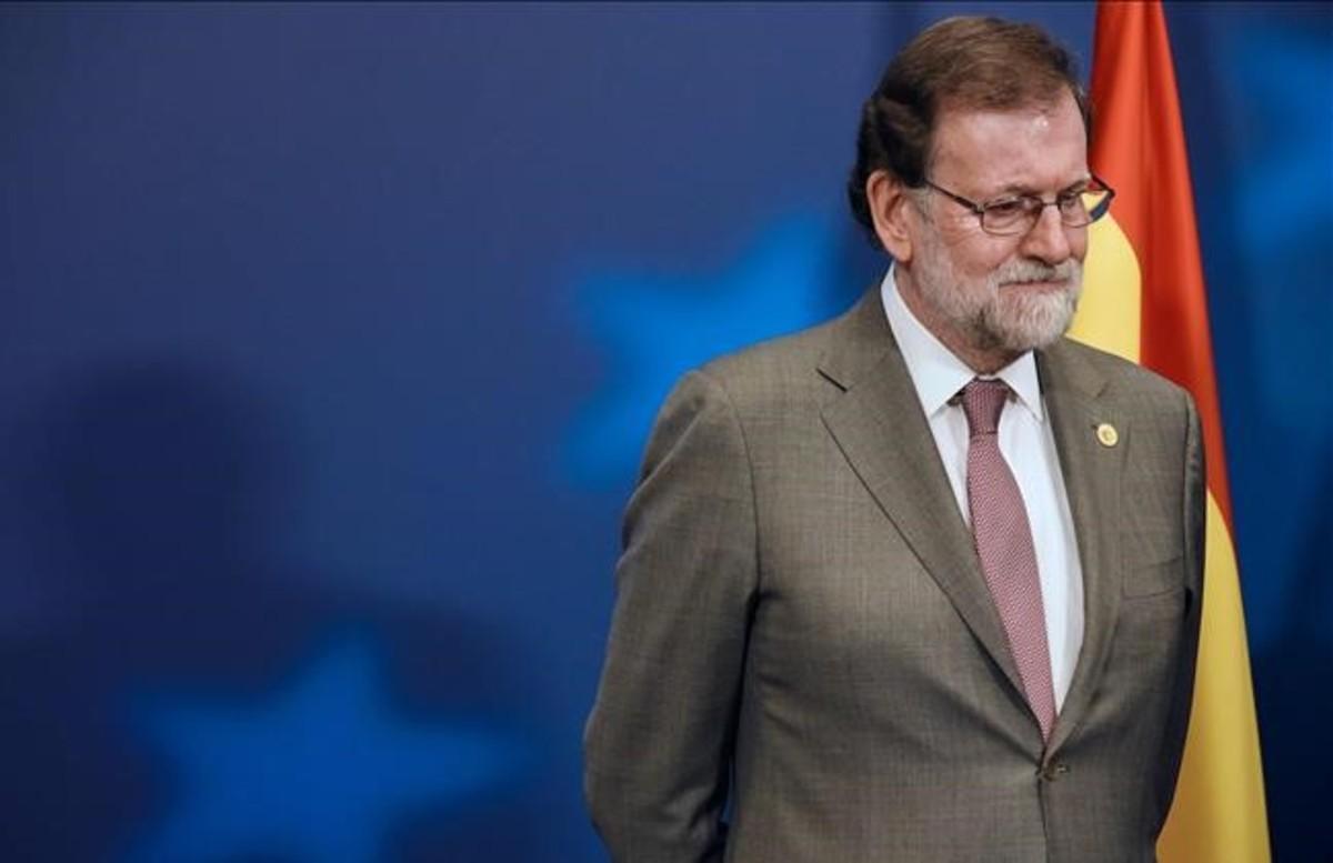 undefined41321768 topshot   spain s prime minister mariano rajoy receives the 171215145530