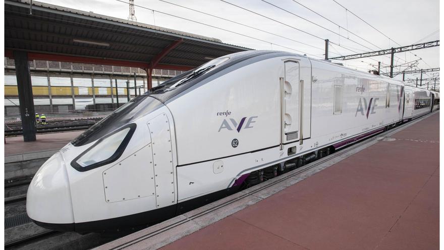 Imagen del nuevo tren S-106, que prestará el servicio entre Castellón y Gijón.