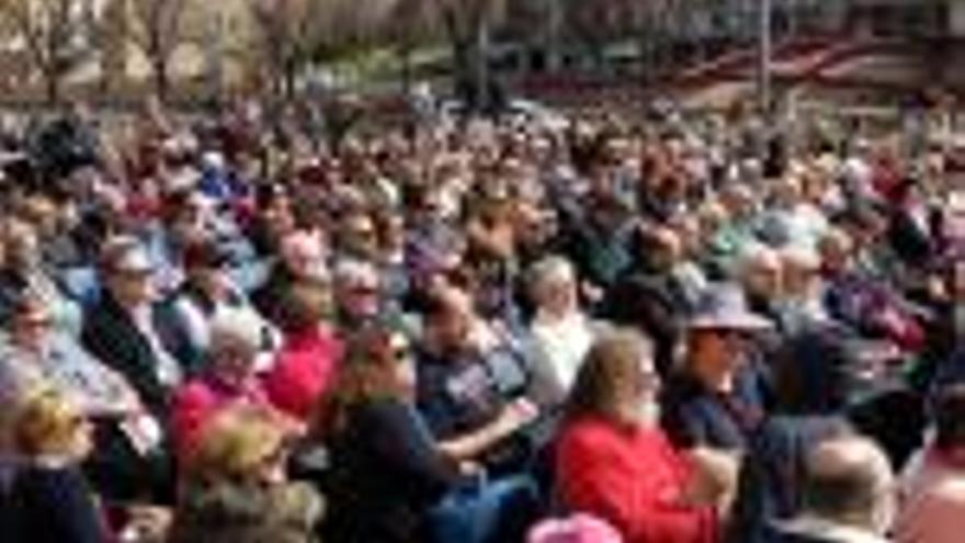 Públic assitent al concert de la banda musical de Vilafamés.