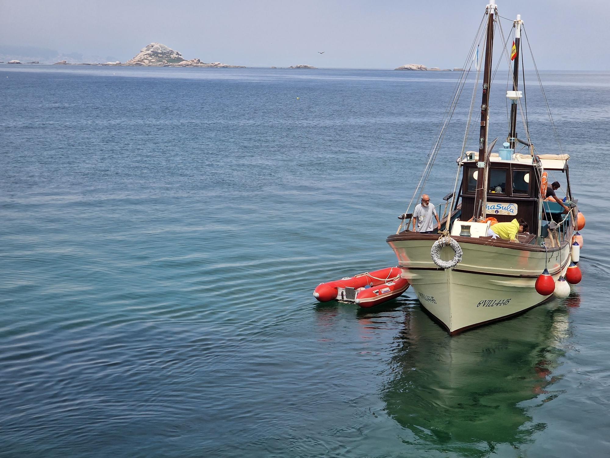 De visita en las Islas Atlánticas de Galicia a bordo del aula flotante "Chasula".