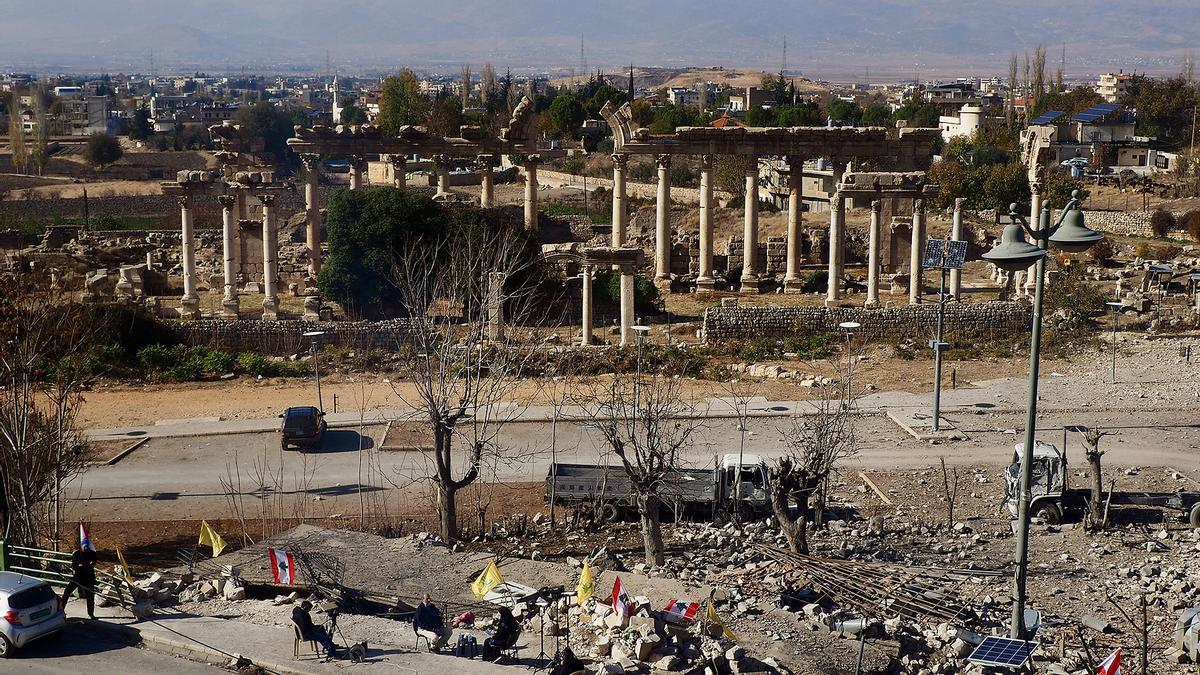 Reportaje sobre destrucción del mítico hotel libanes Palmira, ruinas de Baalbek