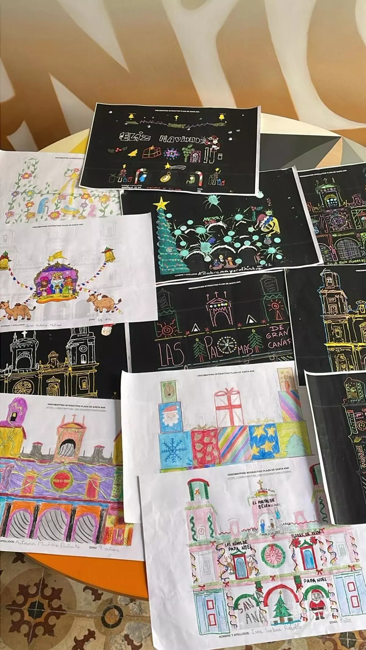 La Catedral se Santa Ana se transforma en un lienzo navideño con dibujos infantiles