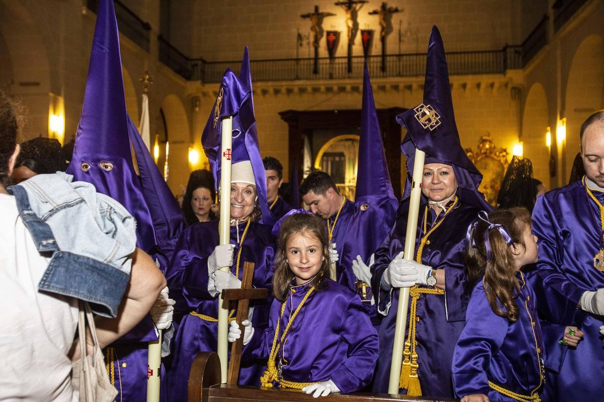 Pasión en la procesión de Nuestro Padre Jesús en la Concatedral de San Nicolás de Alicante