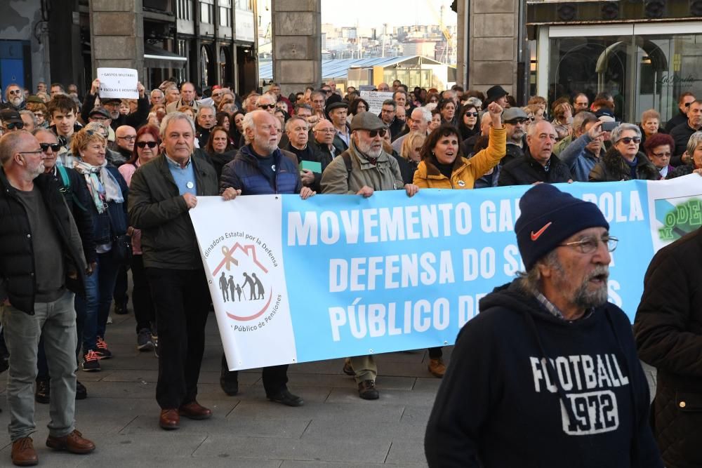 Los jubilados coruñeses salen a la calle