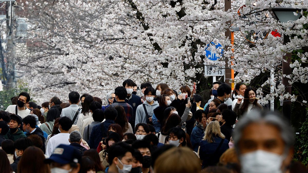 Personas con mascarillas en Tokio, en marzo de este año.