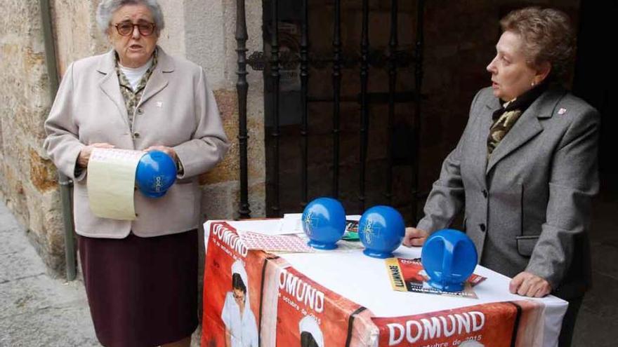 La colecta del Domund, deslucida en la calle por la lluvia