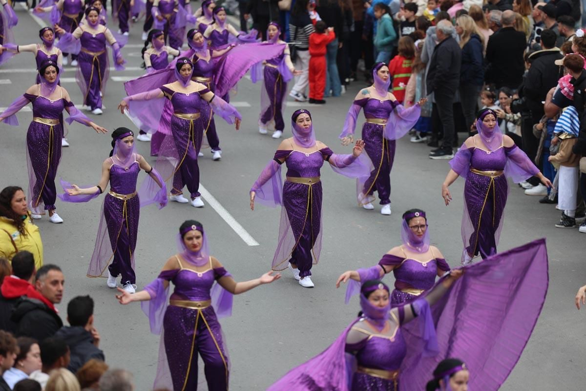 Búscate en las imágenes de la rúa de Carnaval de Ibiza