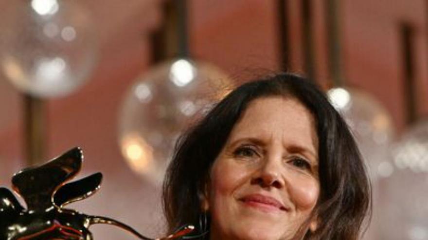 La estadounidense Laura Poitras, séptima mujer en ganar el León de Oro en Venecia